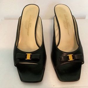 Salvatore Ferragamo Open toe slide shoe